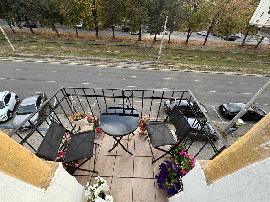 Власник. Великий кабінет 21 м² у центрі з водою і балконом