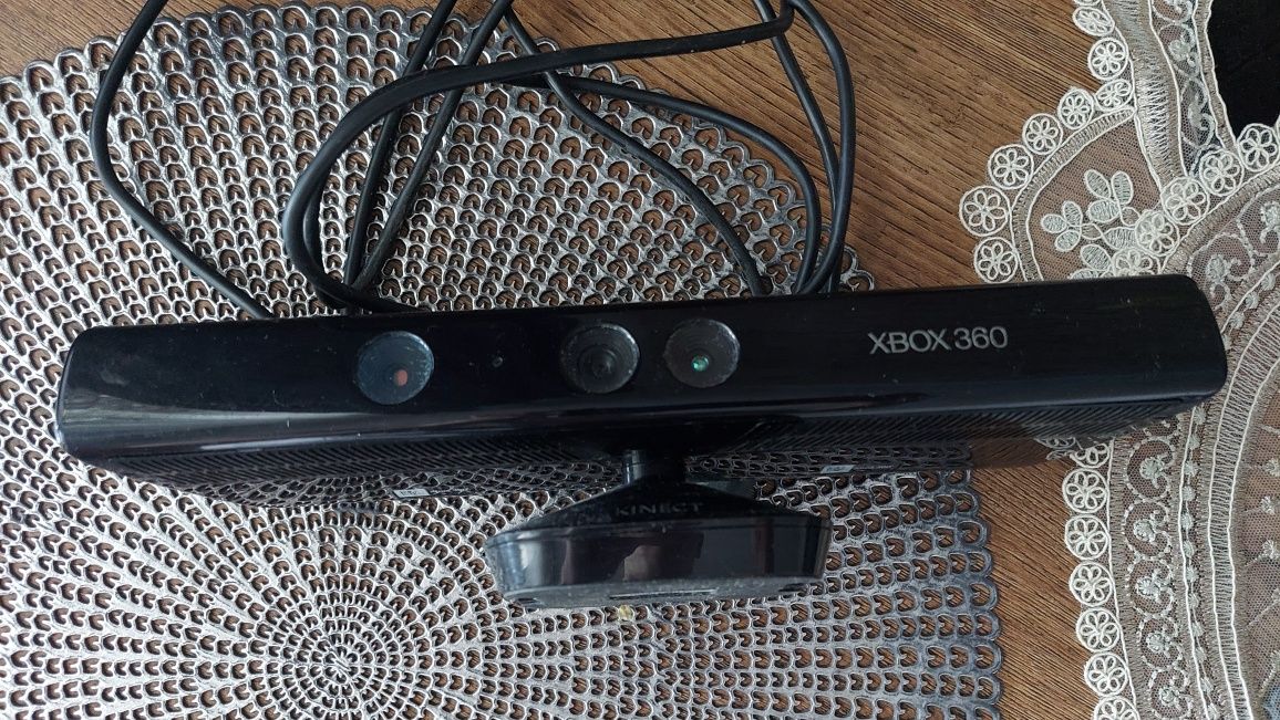 Xbox 360+Kinect+Pad+gry Stan jak nowy