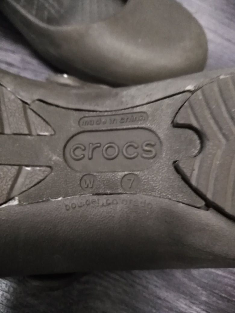 Продам туфли Crocs