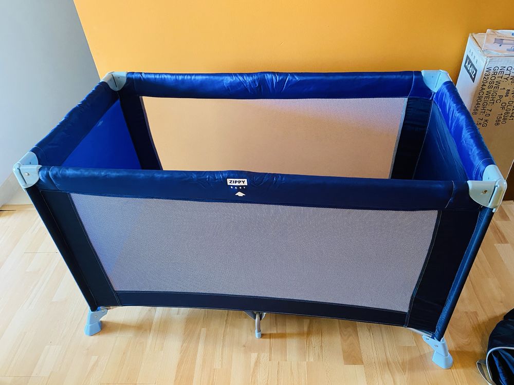 Cama viagem zippy Azul (usada 2 vezes) como nova.