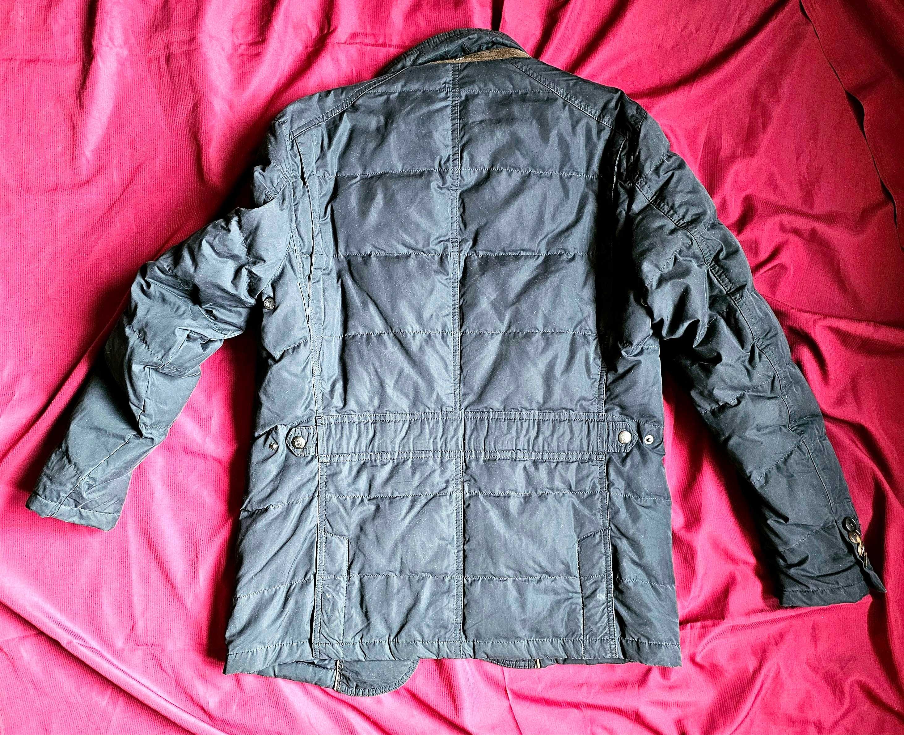 Продам оригинальную куртку лёгкий пуховик от massimo dutti Италия