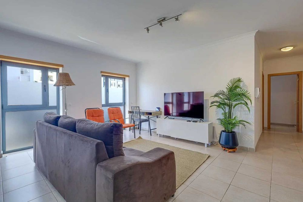 Apartamento T2 com Piscinas a 5 Min da Praia – Armação de Pêra Algarve