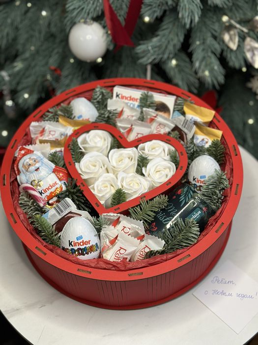 Подарунковий новорічний набір Кіндер бокс від Миколая
