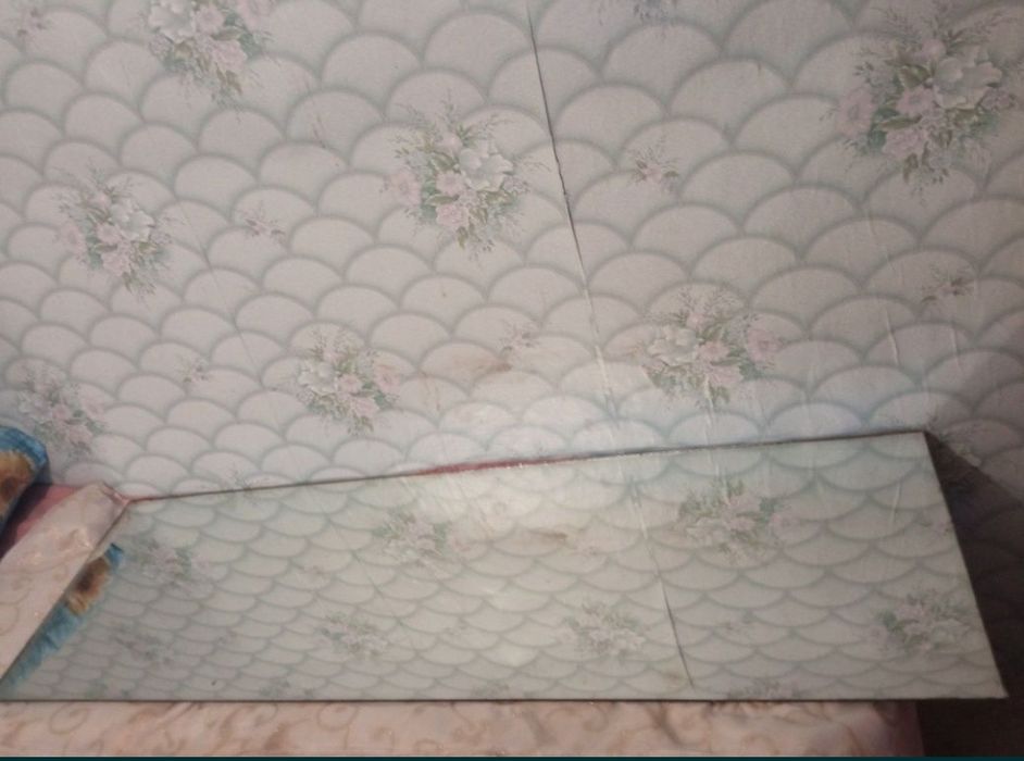 Зеркало.  Недорого.