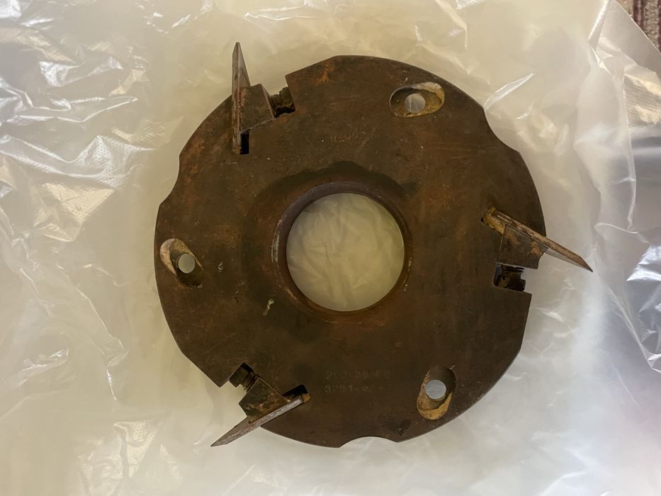 Фрези з ножами по дереву ………