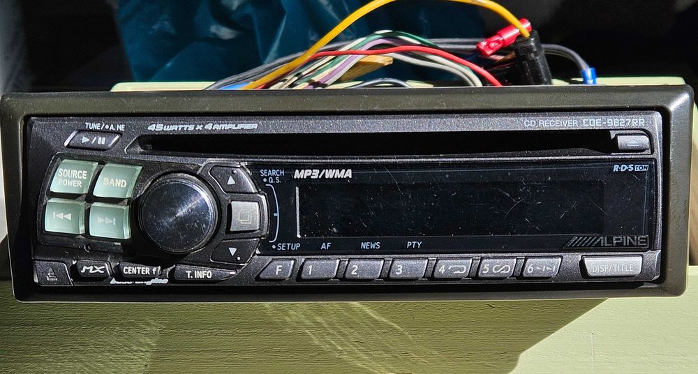 3 auto-rádios antigos .