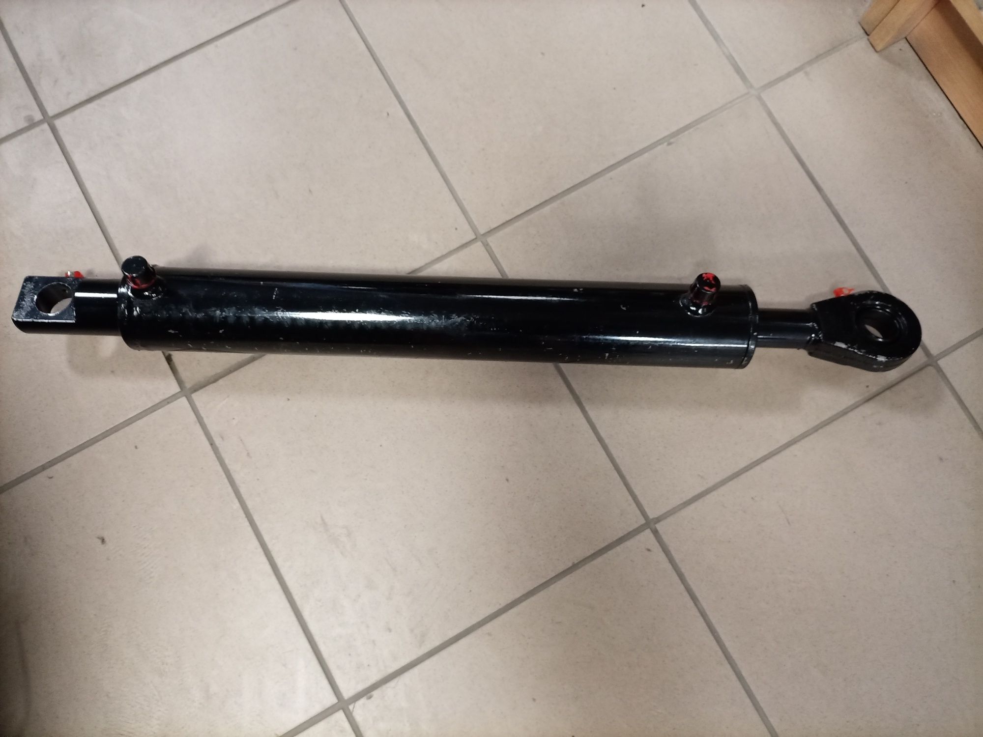 siłownik hydrauliczny dwustronnego działania