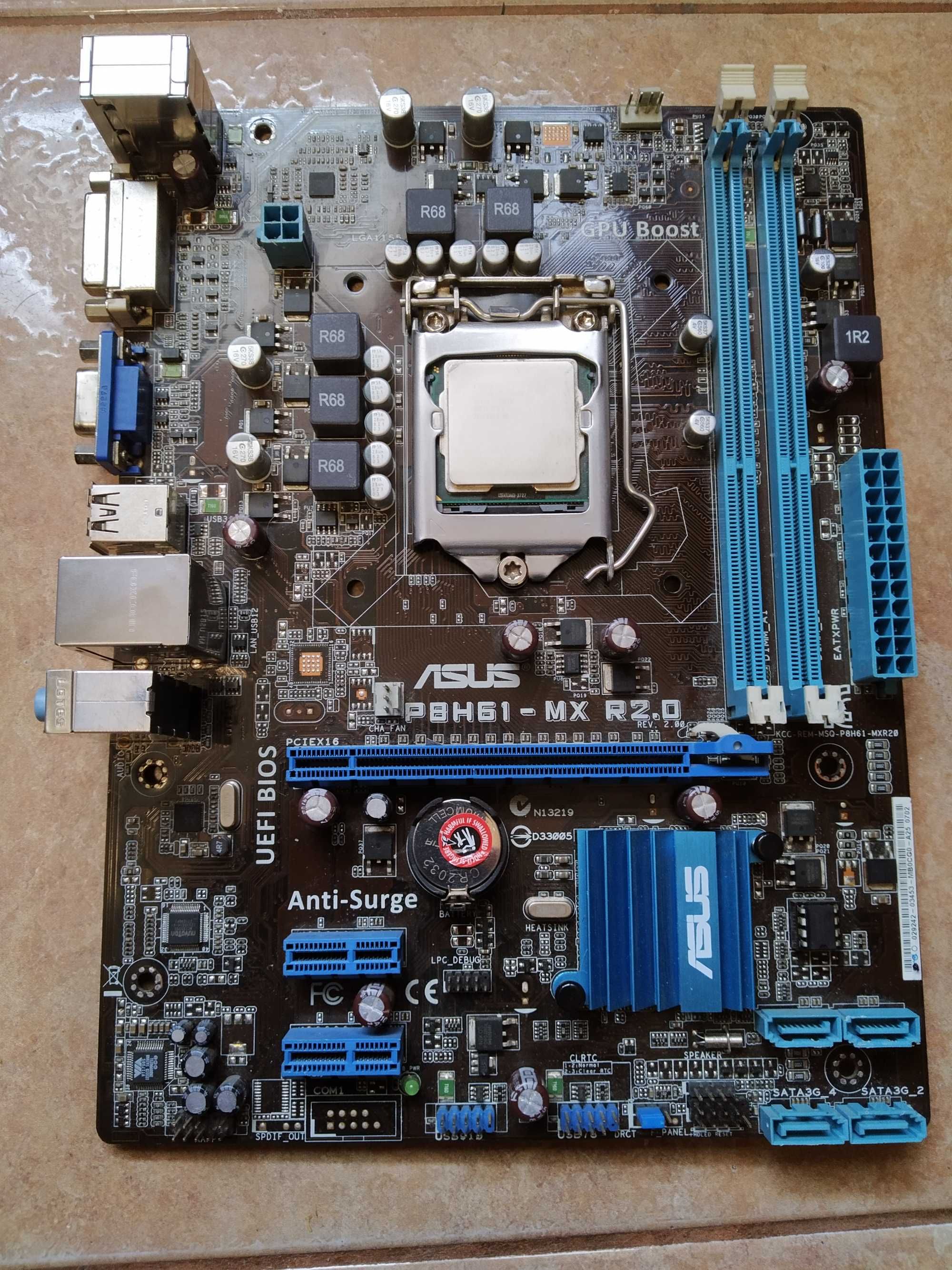 ASUS  P8H61-MX R2.0  {socket 1155 .DDR-3}