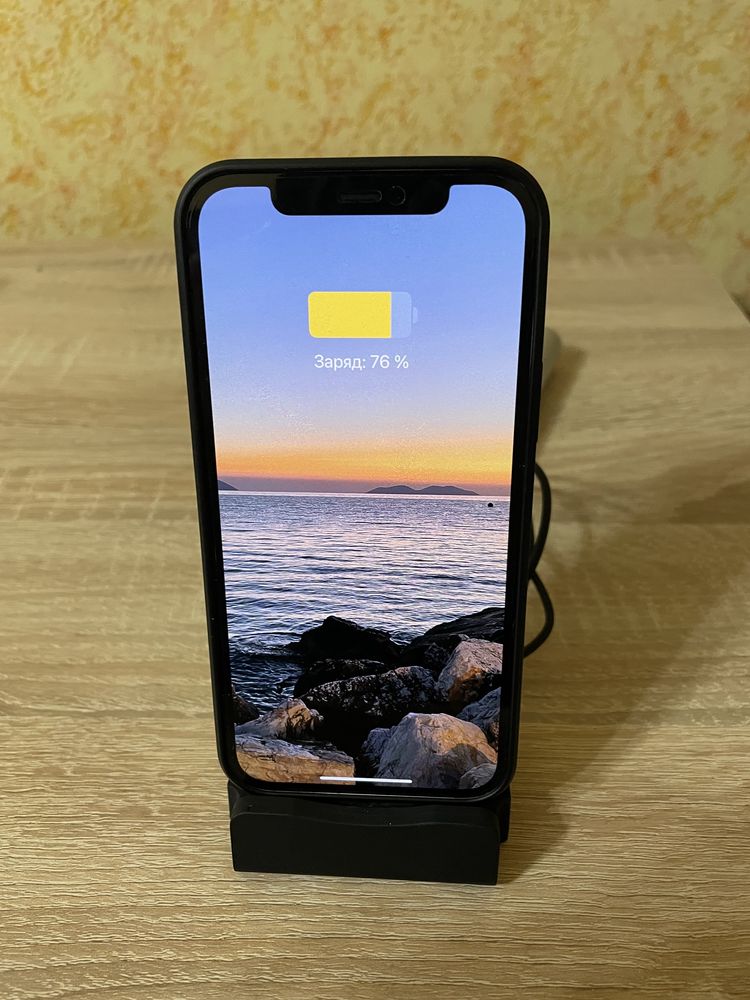 Підставка, зарядне, докстанція для iPhone