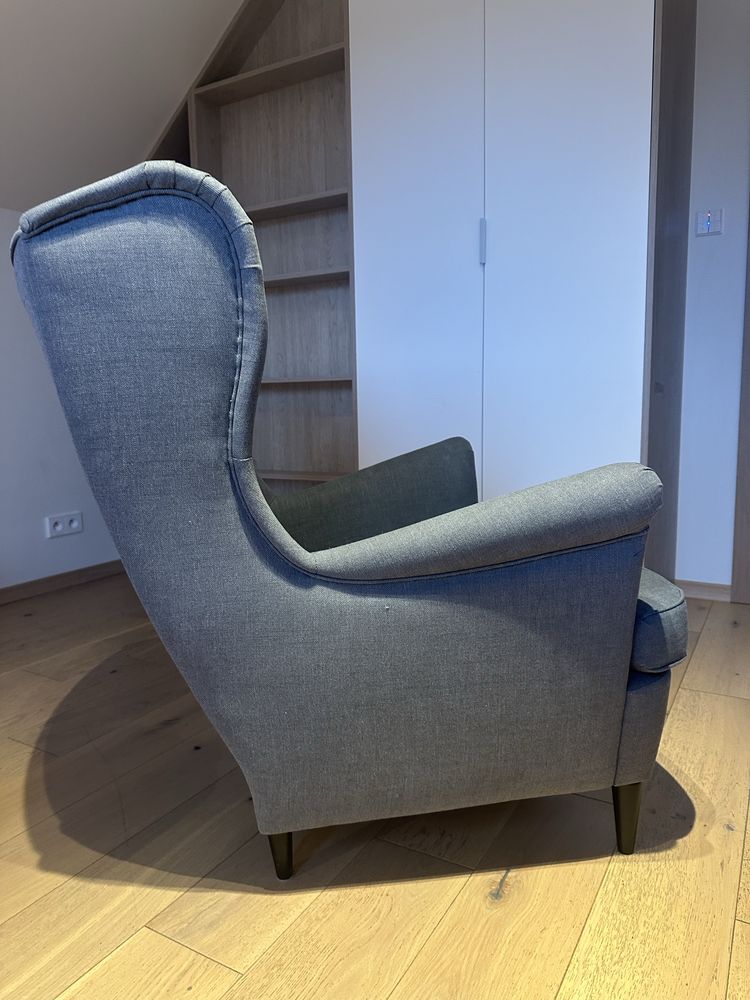 Fotel Uszak Ikea + podnóżek