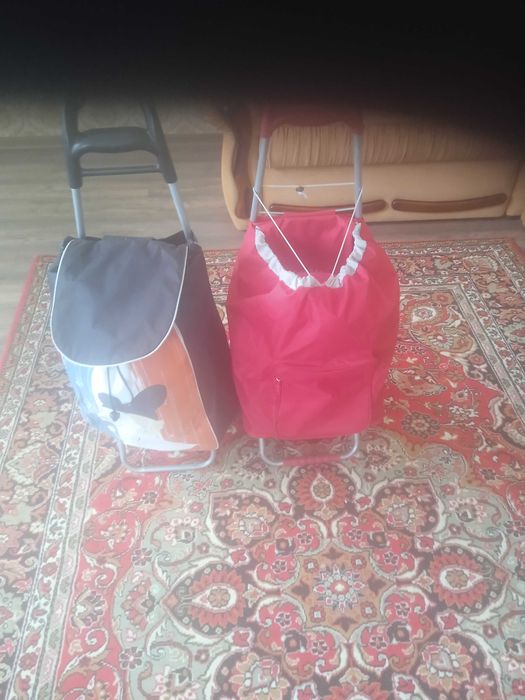 Продам  чемодани   , сумки, возики