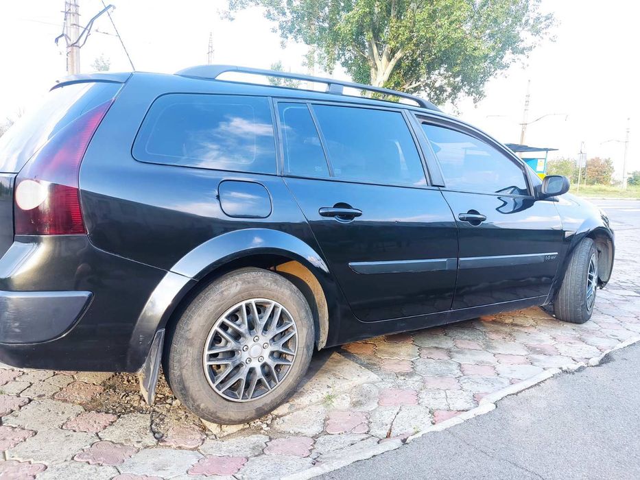 Рено Меган 1,6 бензин.