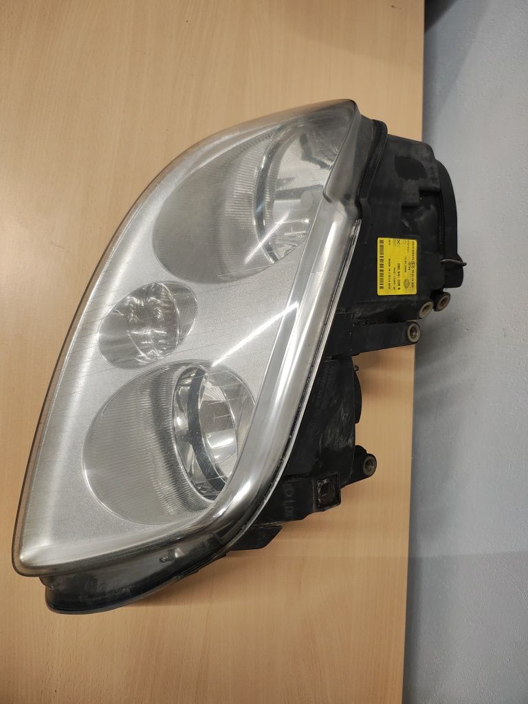 Lampa prawa VW Caddy III IDEALNA