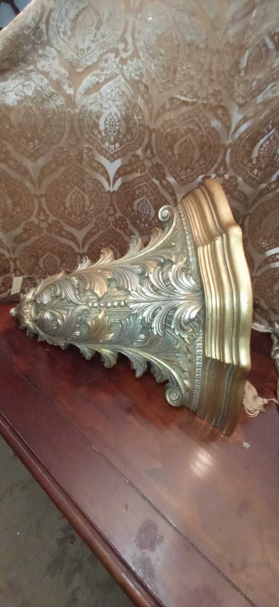 Talha Madeira Dourada e prata folha de ouro 60 cm alt x 50 cm larg