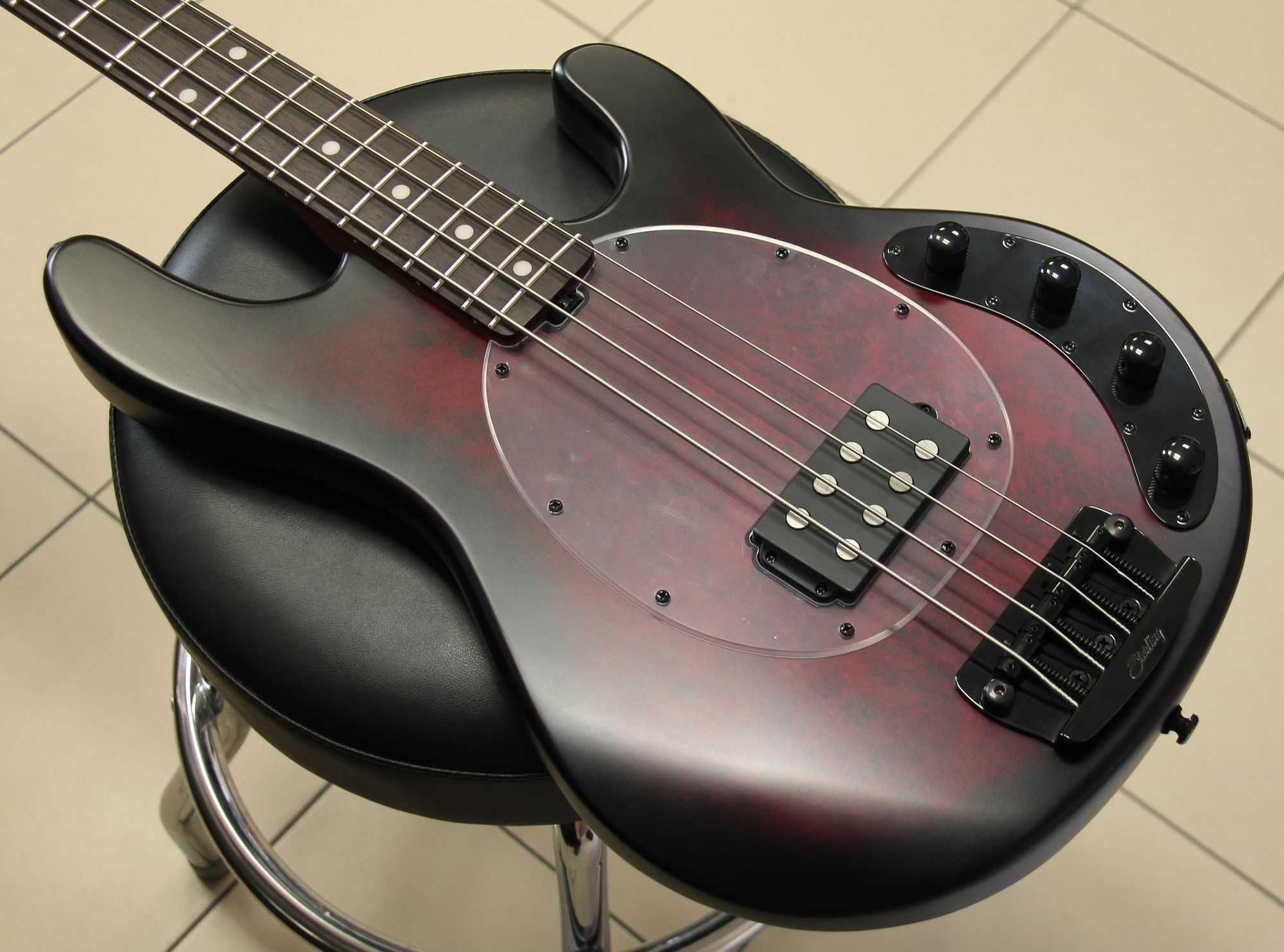 Gitara basowa Sterling by Music Man StingRay 34 PB DSBS - nowa!