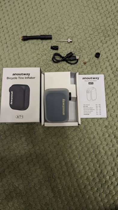 Міні електронасoc Anoutway AT1 заряджається через USB-C