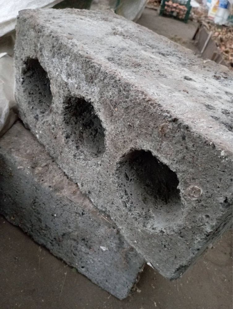 Шлакоблок ; кирпич б/у