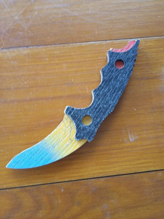 Ножик дерев'яний робили самі з другом