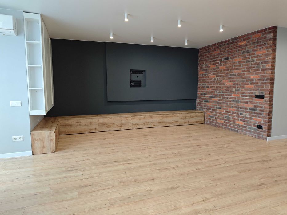 Простора квартира в центрі з панорамним видом на місто!