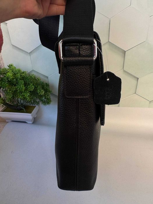 Чоловіча шкіряна сумка з натуральної шкіри бананка на плече