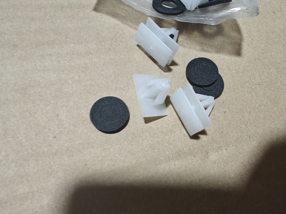 Кліпси в авто  з проставками