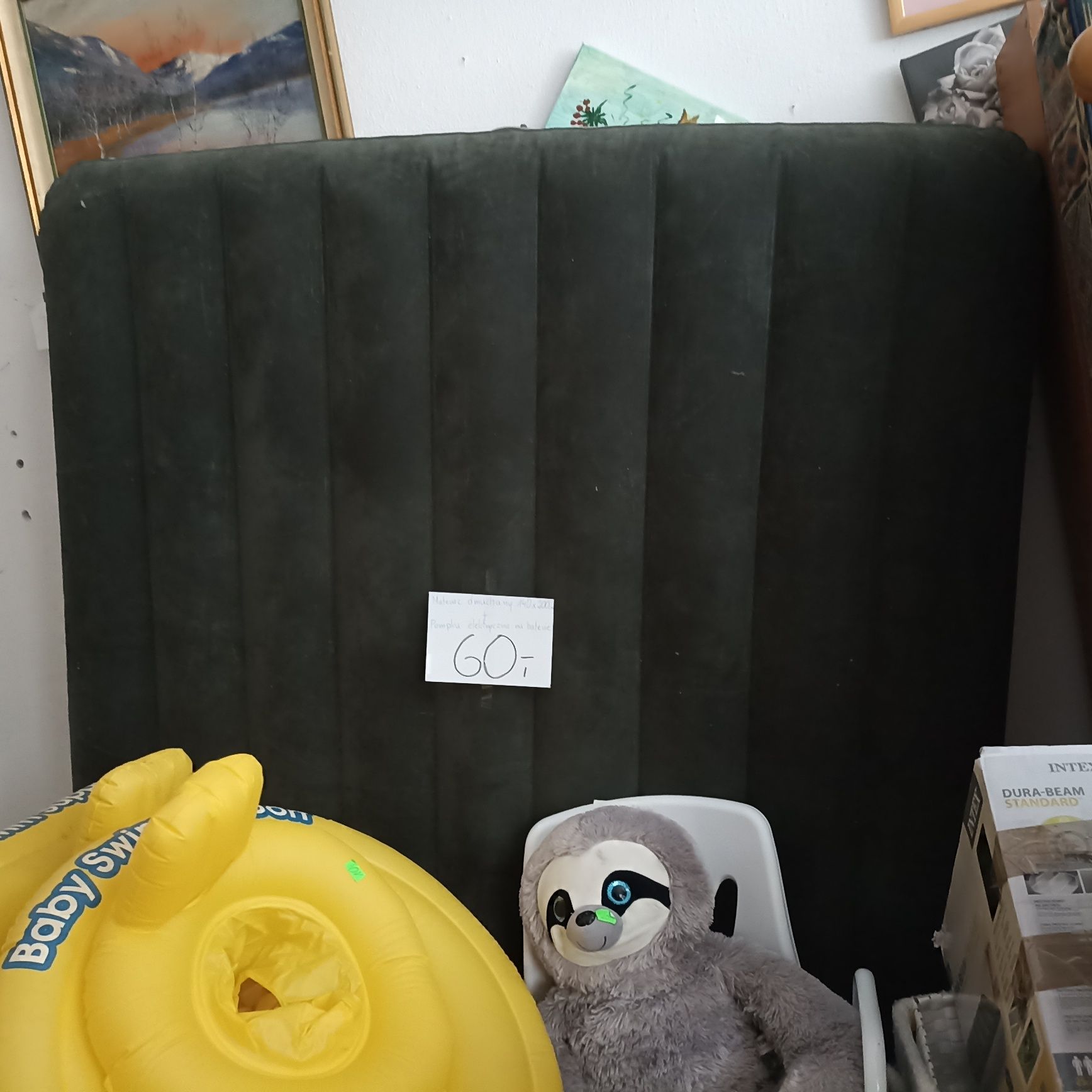 Materac nadmuchiwany 140x200 z pompką