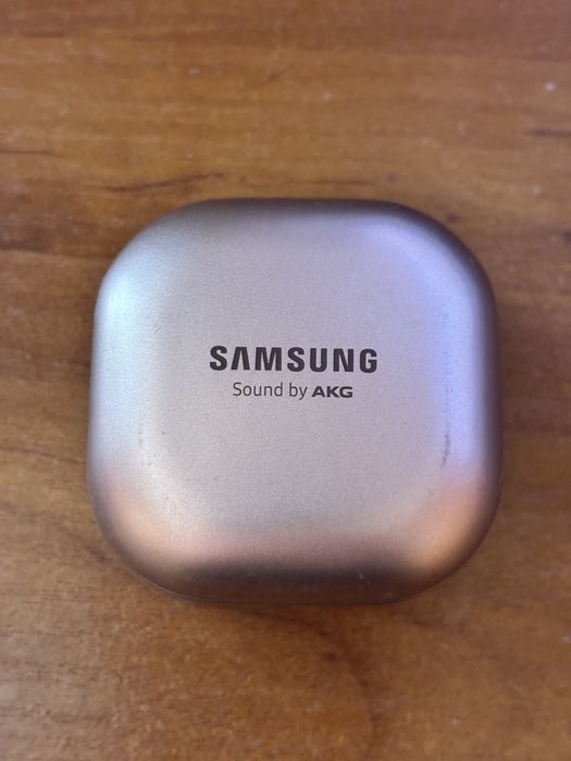 Кейс для навушників Samsung SM-R180