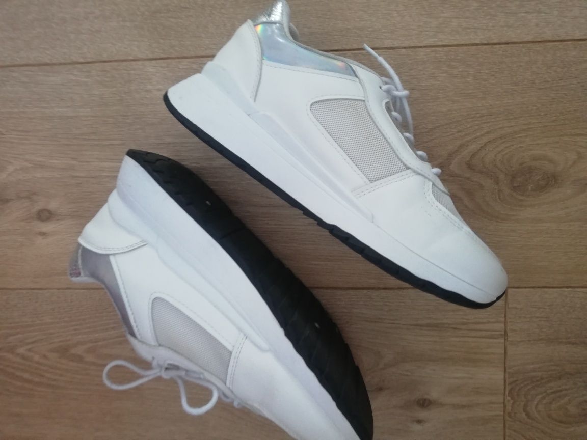 Białe adidasy 38
