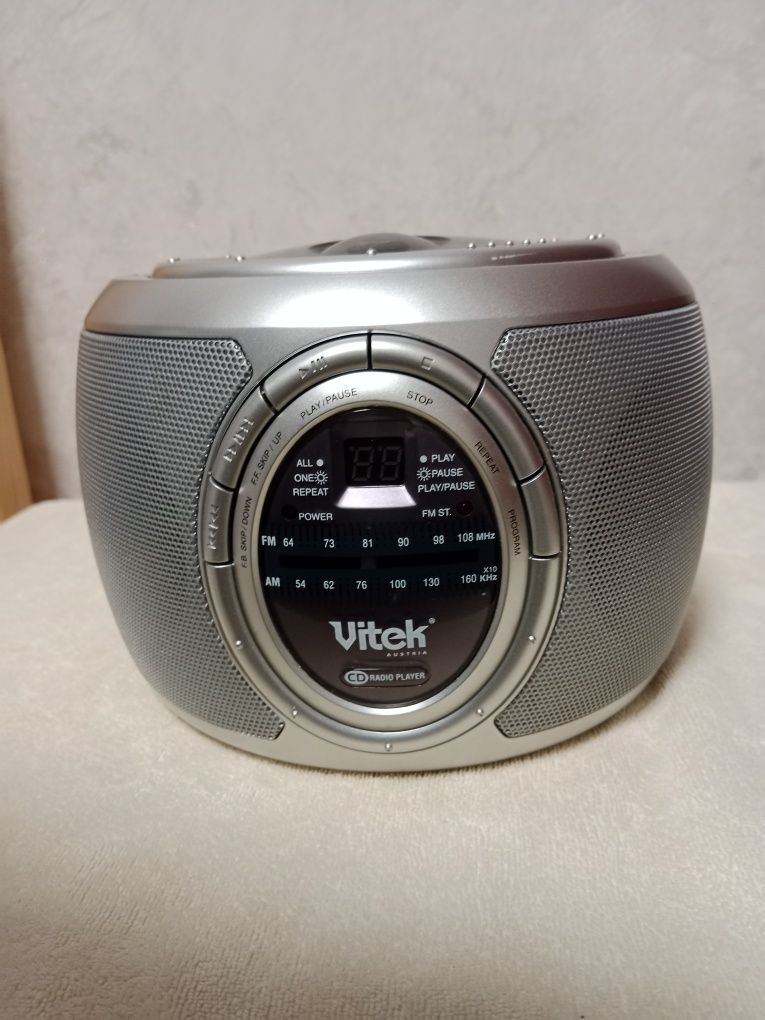Магнитола, СD проигрыватель, радио VITEK VT-3466