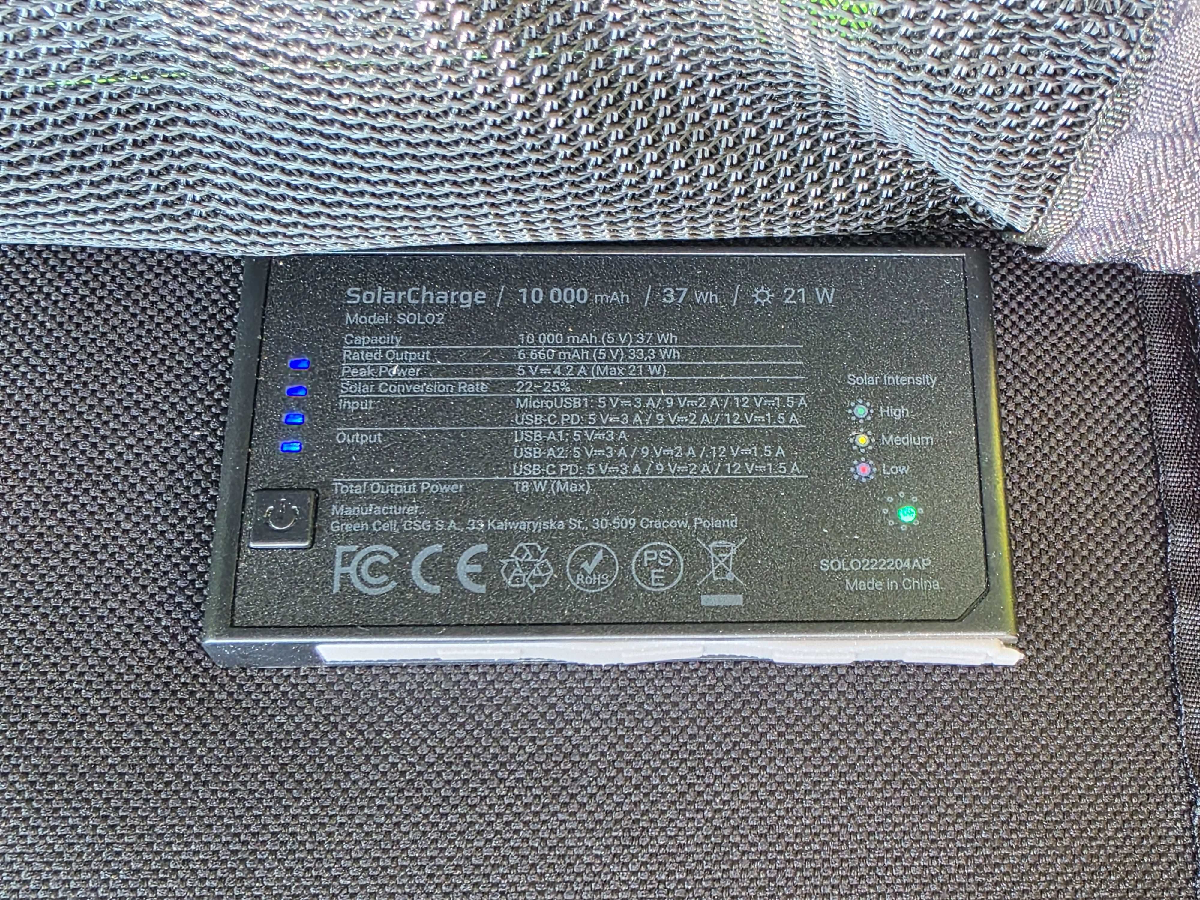 Солнечная зарядка GC SolarCharge 21W со встроенным АКБ на 10000mAh