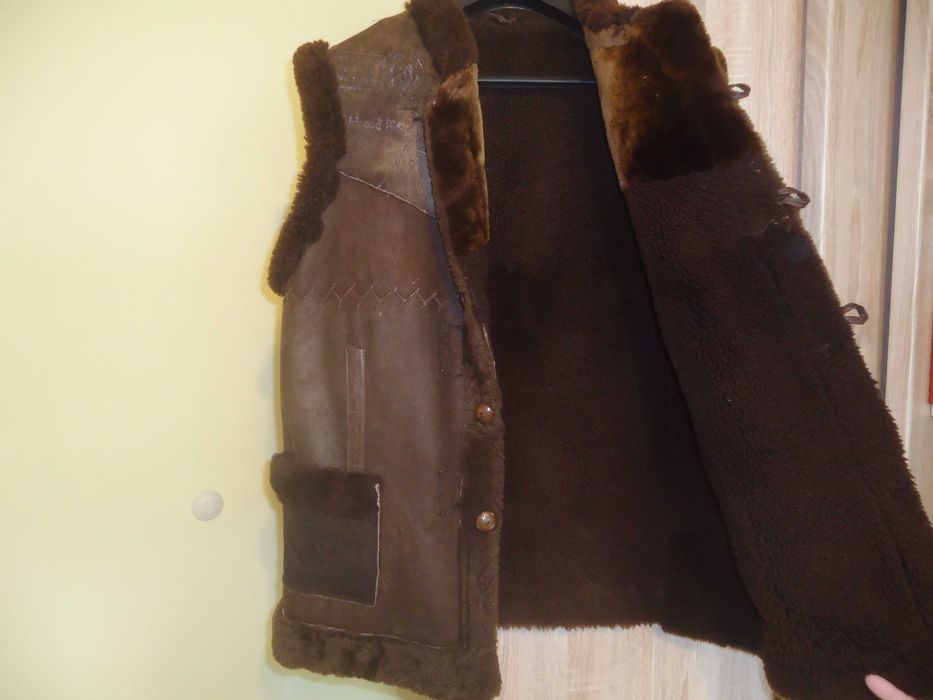 Kamizelka ( bezrękawnik ) futrzany naturalna skóra