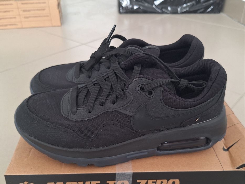 NIKE AIR MAX MOTFIT GS
Rozmiar 38
Cena: 210 zł