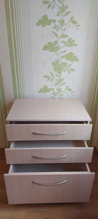 Тумба з трьома полками для білизни