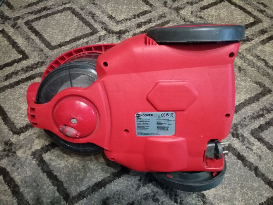 Пылесос Hoover TSBE 1401 019 на запчасти