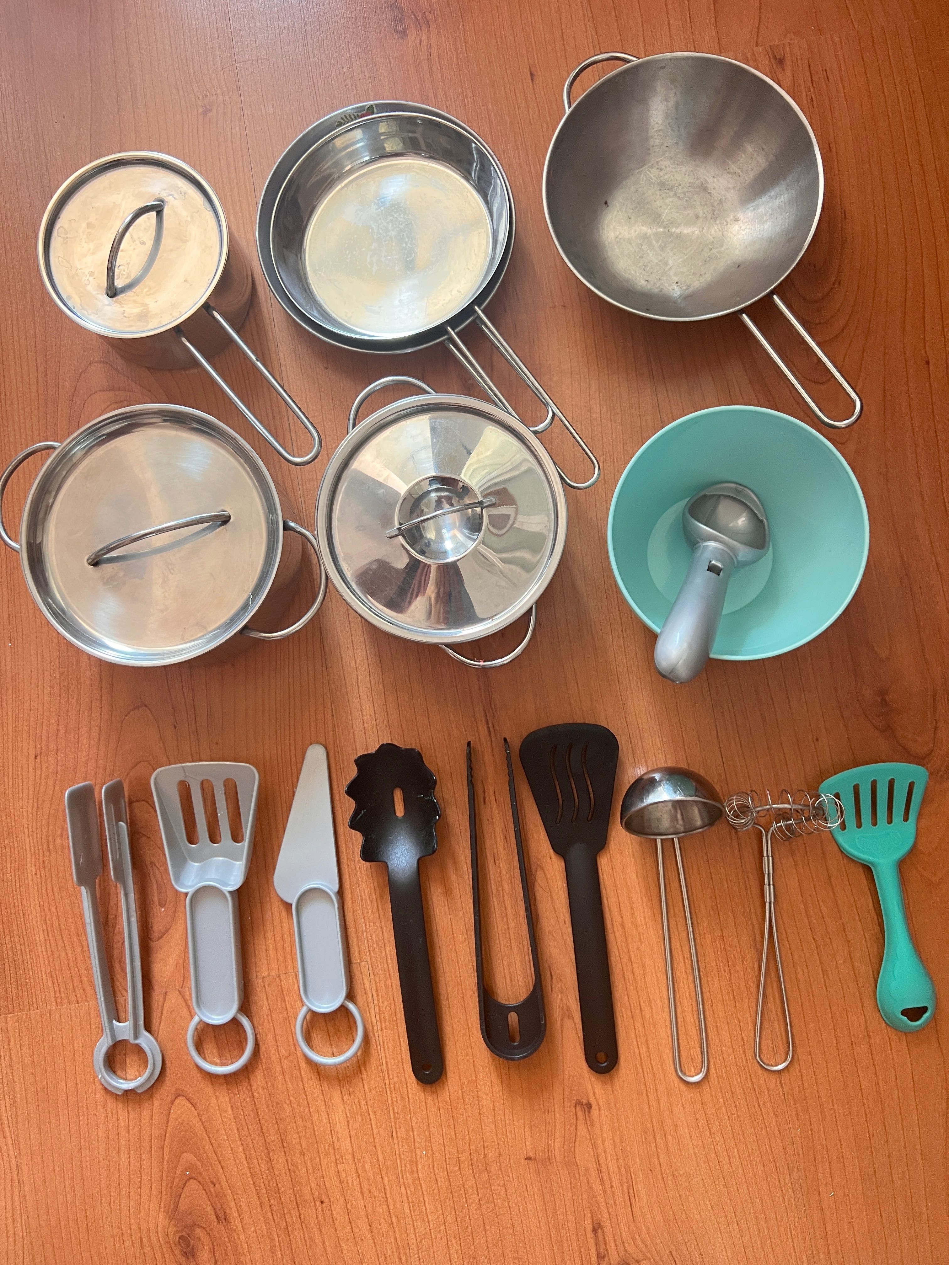 Cozinha IKEA Duktig criança com 4 brinquedos de madeira