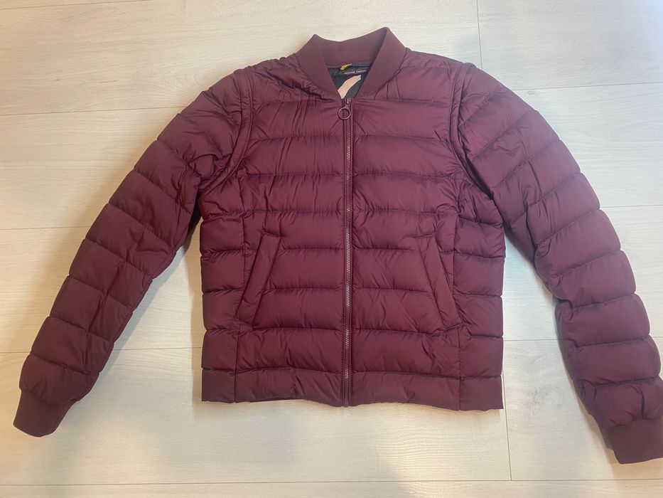 Легка куртка бомбер, пух