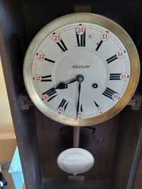 Relógio antigo de pêndulo, marca Radium