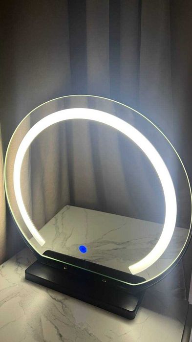 Дзеркало LED для макіяжу