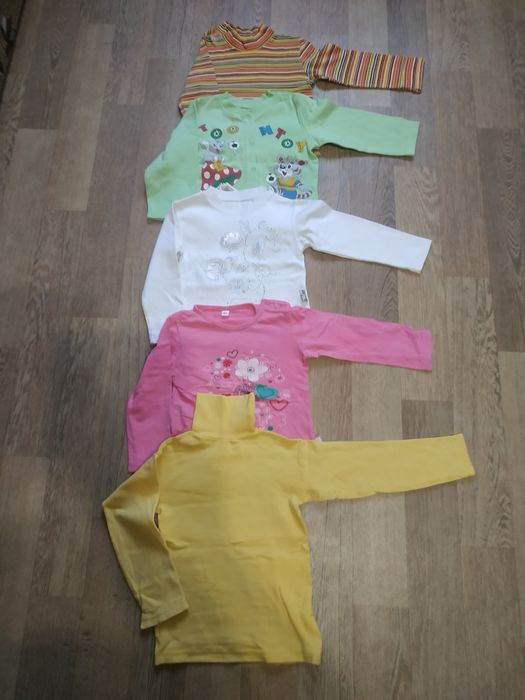 Продам детские кофточки