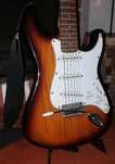 Guitarra Eléctrica Academy, Amplificador Coluna de Guitarra Laney LG12