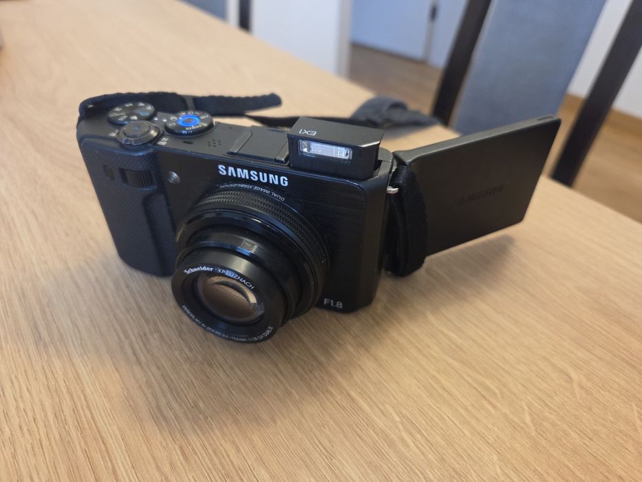 Aparat Samsung EX1 fotograficzny