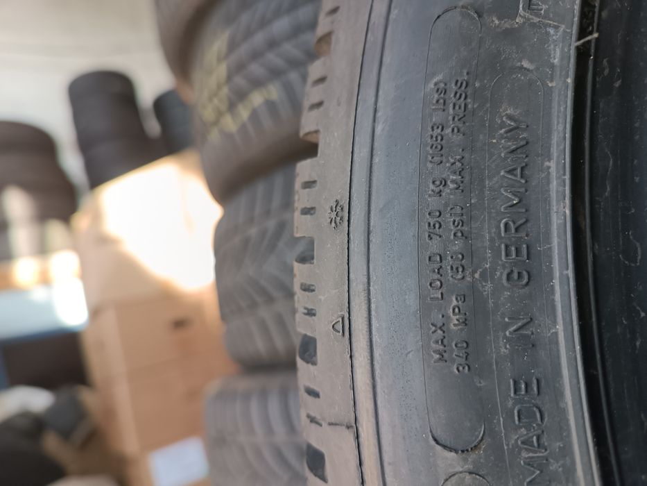 Автошини 235x45r18 Dunlop winter sport 5 нова 2025року не їздила