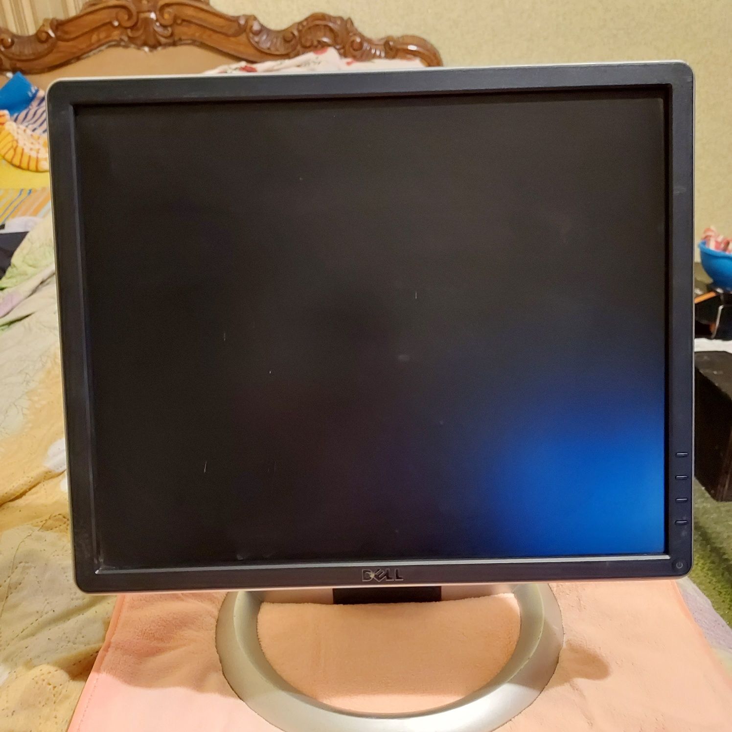 Монитор DELL P1914S