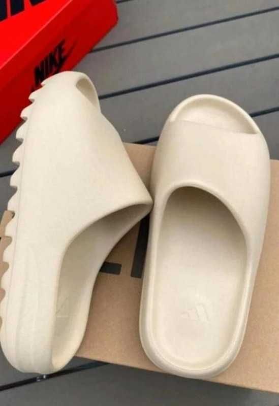 YeezyBoostSlideUnisextrampkiBone.42