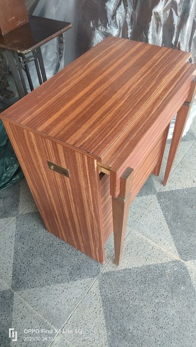 Mesa de televisão com prolongamento