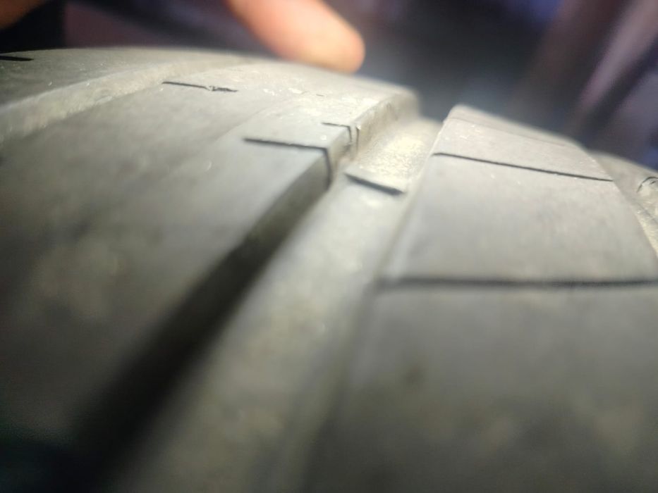 2 Pneus Goodyear 215 /50 /17 seminovos