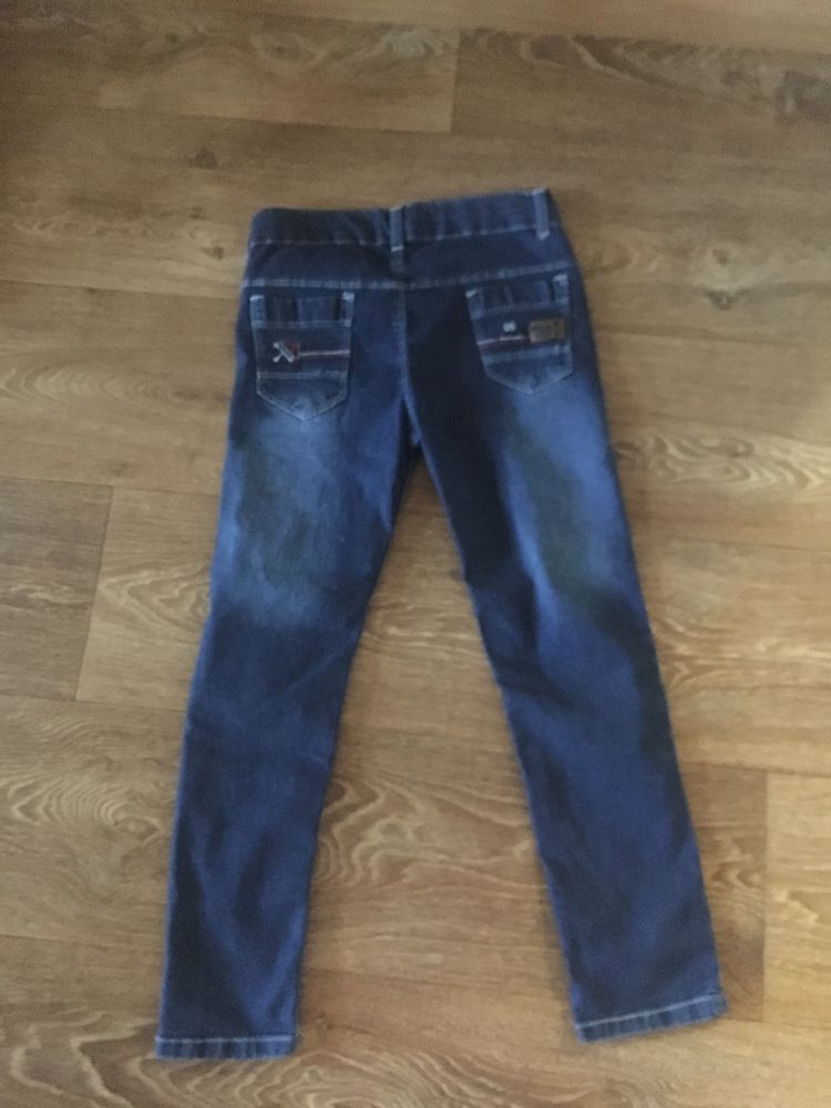Продам джинсы на мальчика(Турция)