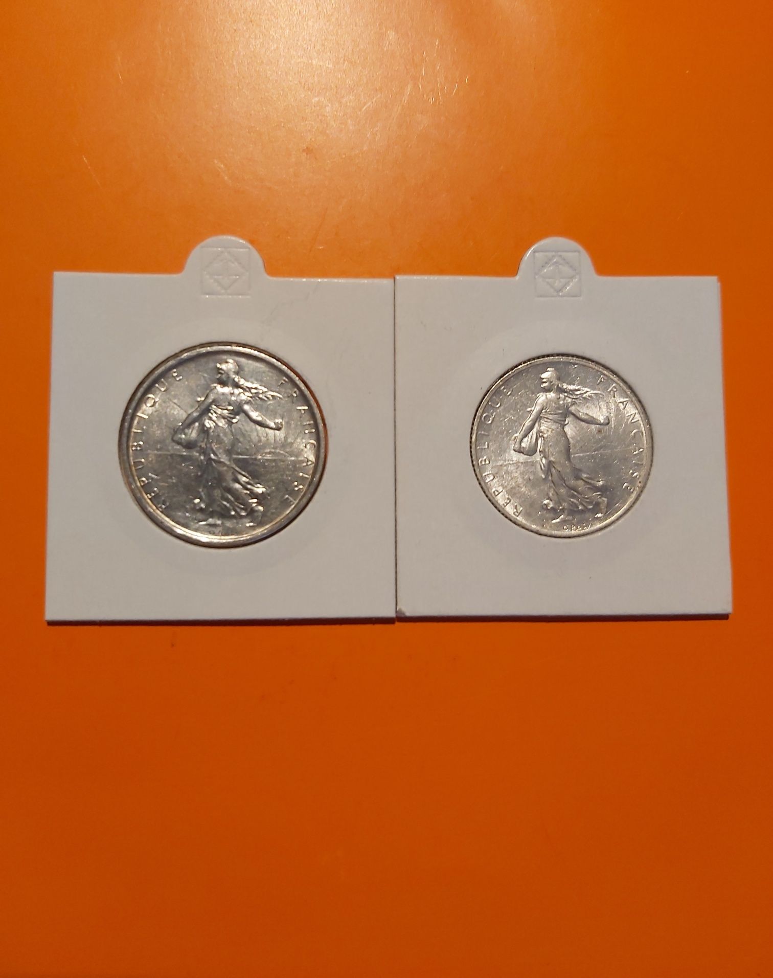 Zestaw francuskich monet 2 franki 1918 i 5 frankow 1966. Ładne, Srebro