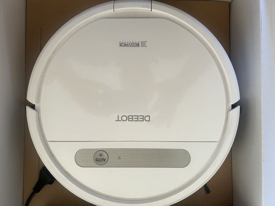 Robô Aspirador Ecovacs Deebot OZMO610