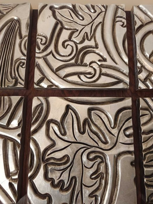 Quadro 100%madeira esculpido manualmente e pintado de prata